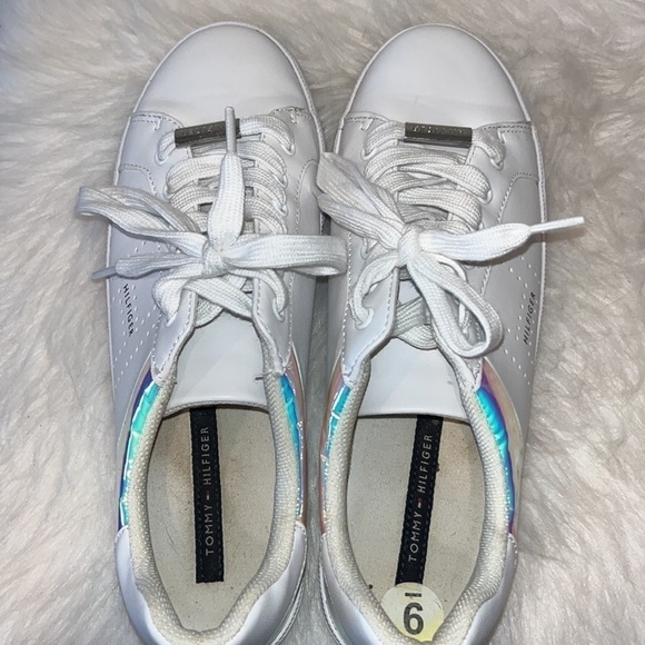 TOMMY Hilfiger white synthetic leather tie sneaker with iridescent panels size 9 - Picture 9 of 13